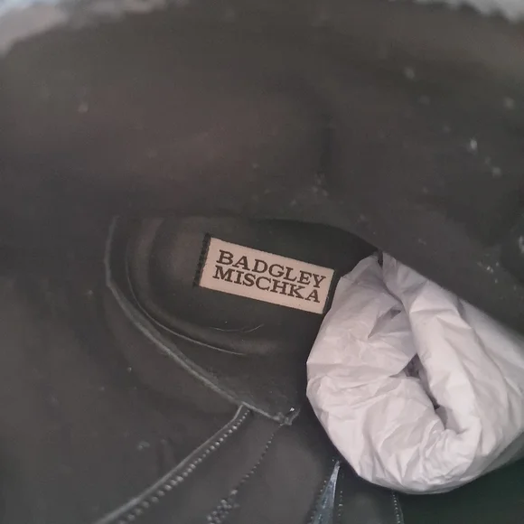 New In Box Badgley Mischka Adrian Ankle Boots Size 9.5 - Picture 10 of 13